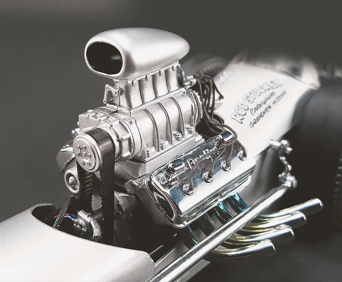 Diecast engine model 1:32 scale