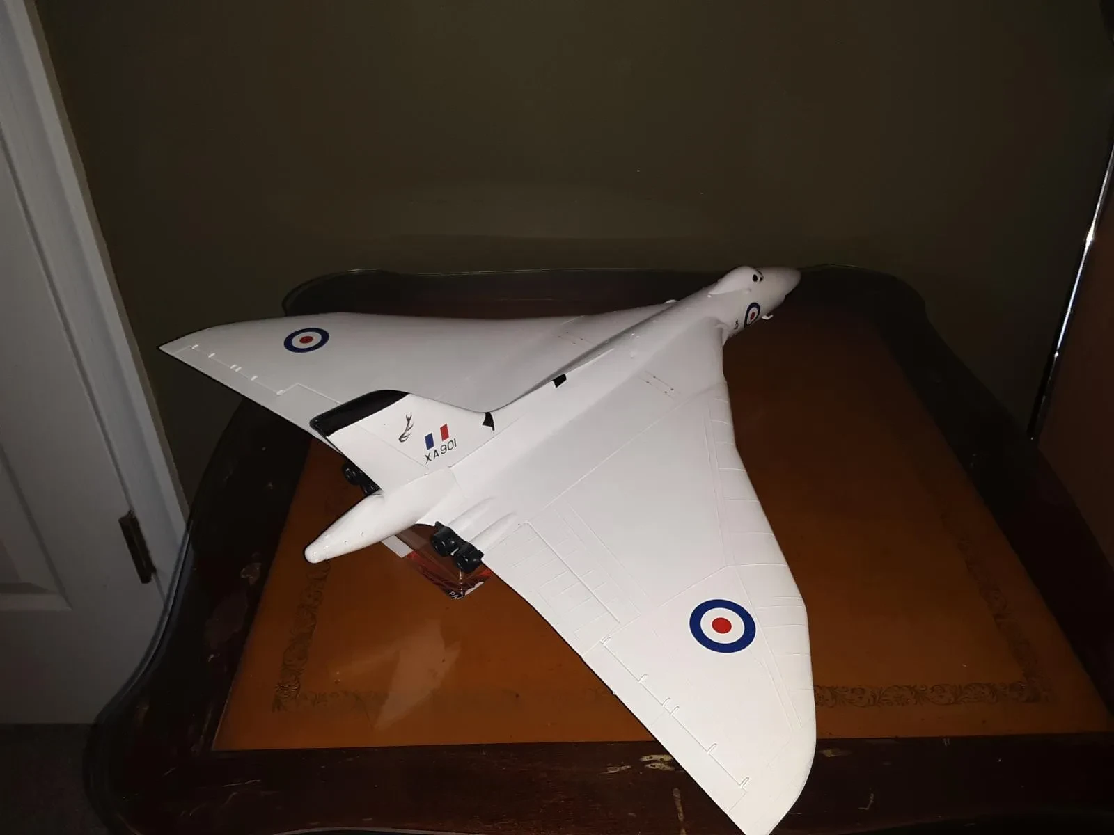 img/4146_lets-talk-about-avro-vulcan-172-diecast-models-shall-we.webp