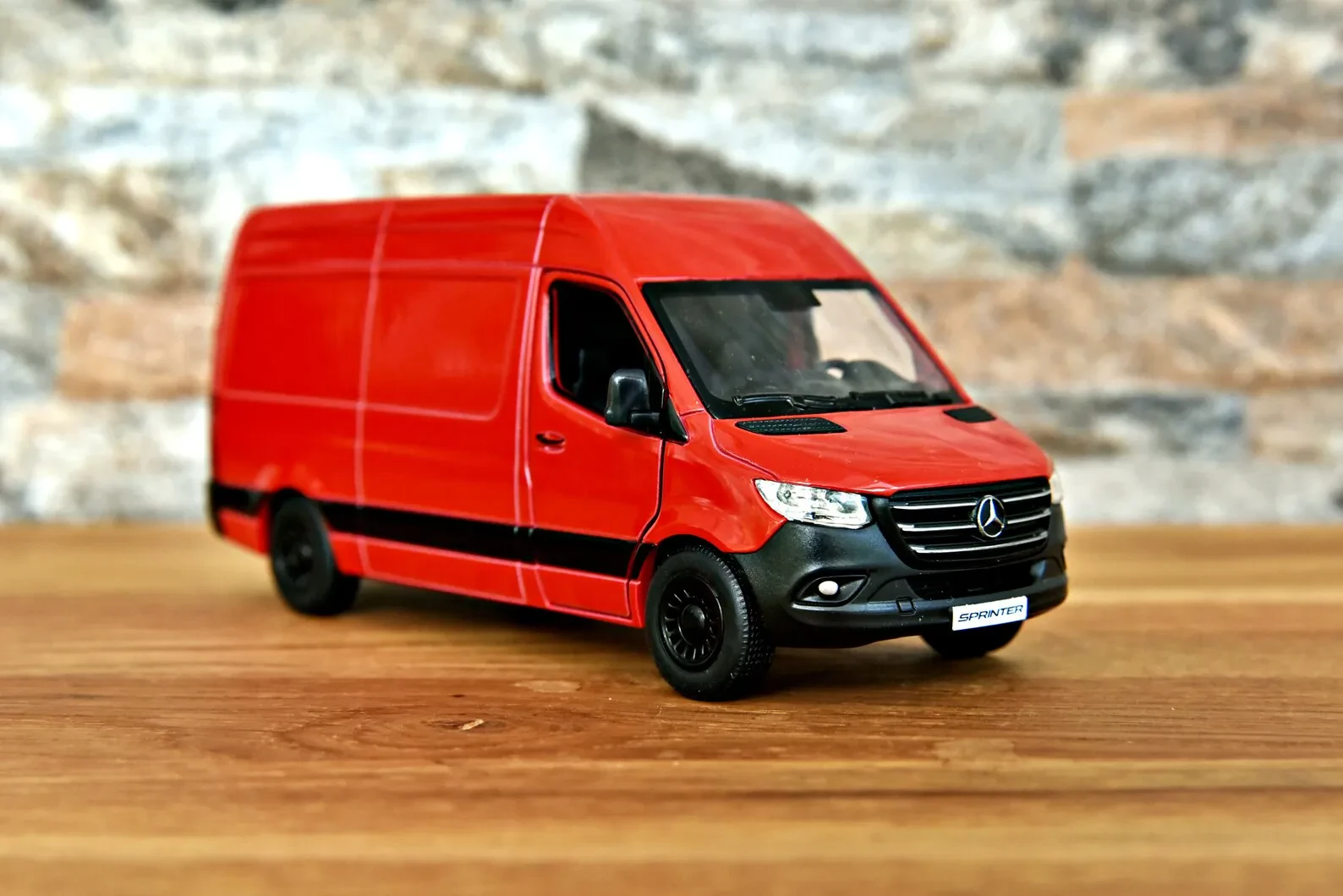 img/4147_mercedes-benz-vans-a-diecast-collectors-dream.webp