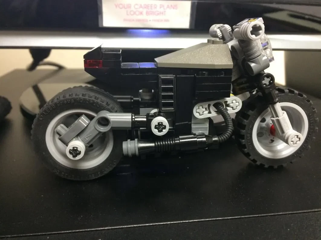 img/4228_fz-09-diecast-models-a-collectors-guide.webp