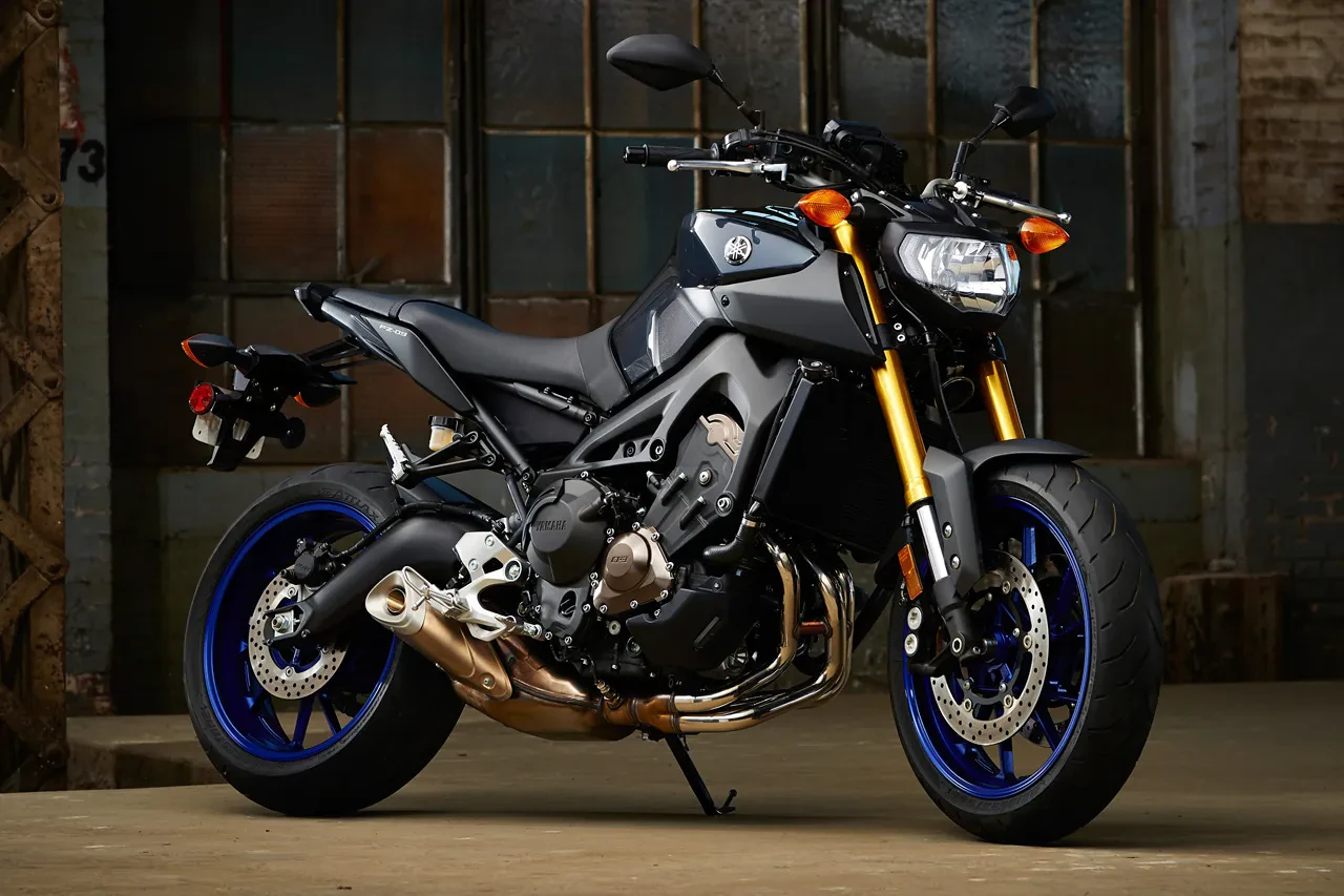 Yamaha FZ-09 1:18 diecast model