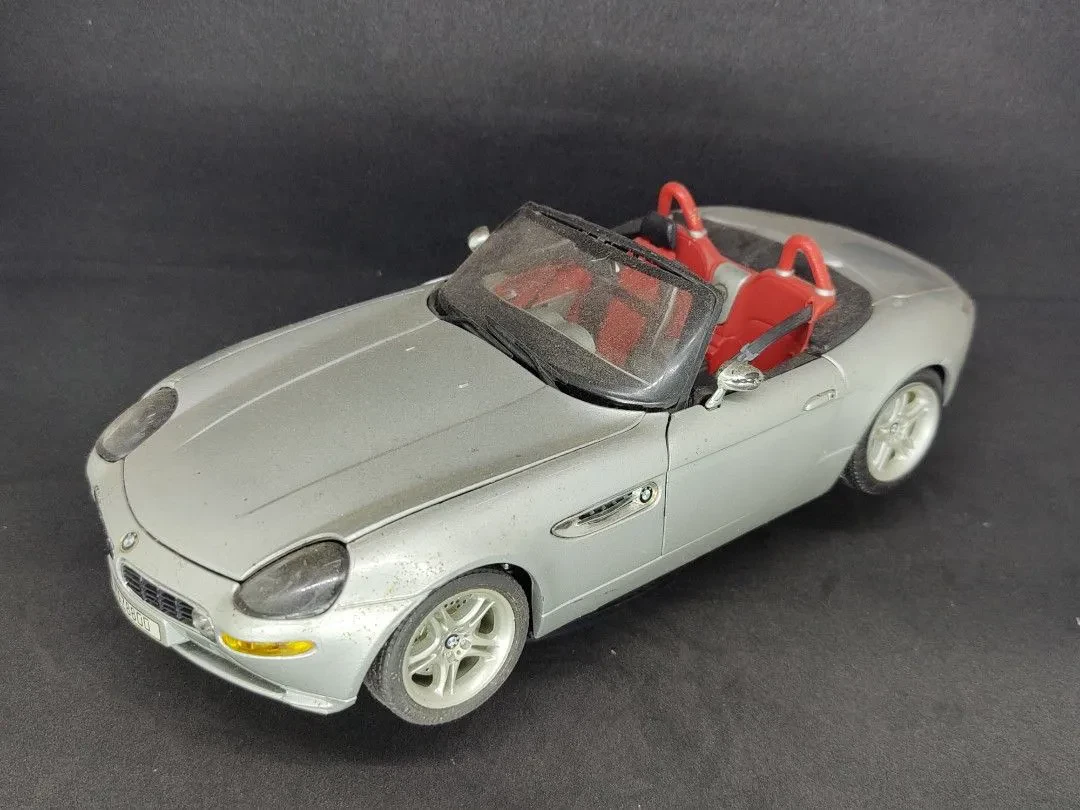 BMW Z8 diecast model 1:18