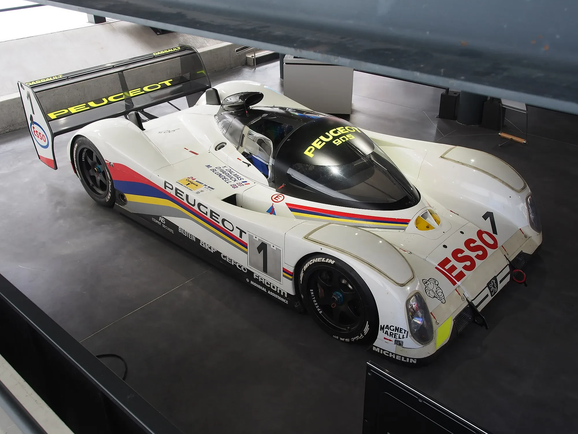 1/18 Peugeot 905 Diecast Model