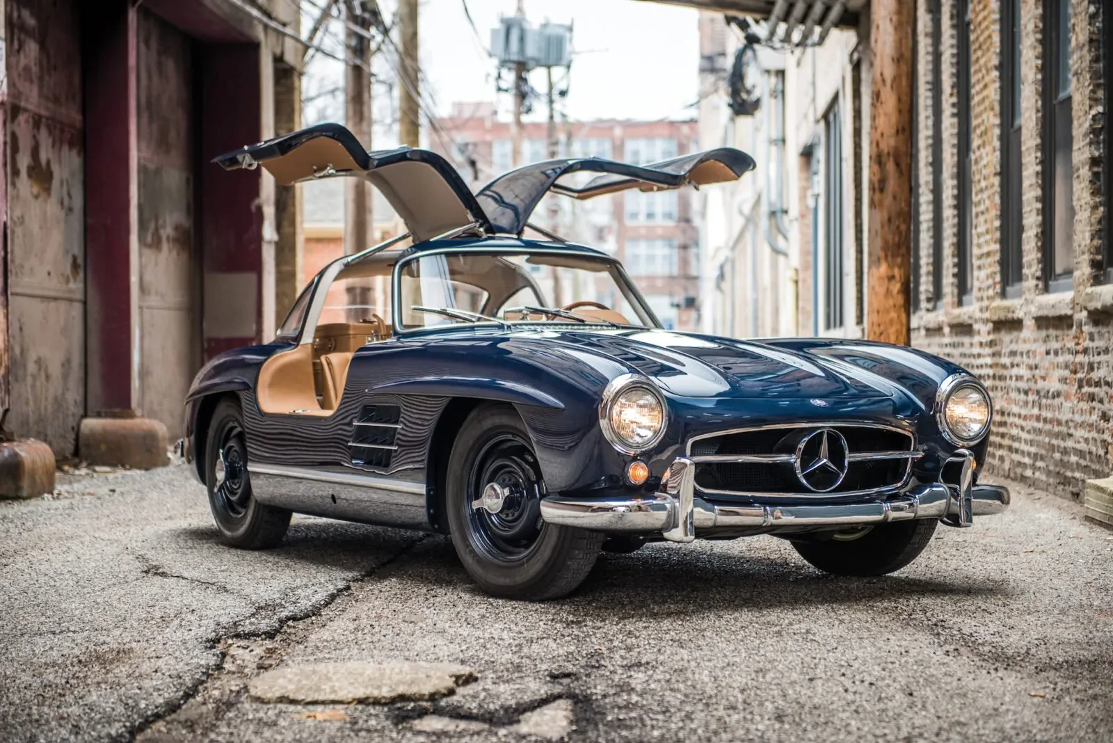 img/4258_lets-dive-deep-into-the-world-of-mercedes-300sl-gullwing-diecast-models.webp