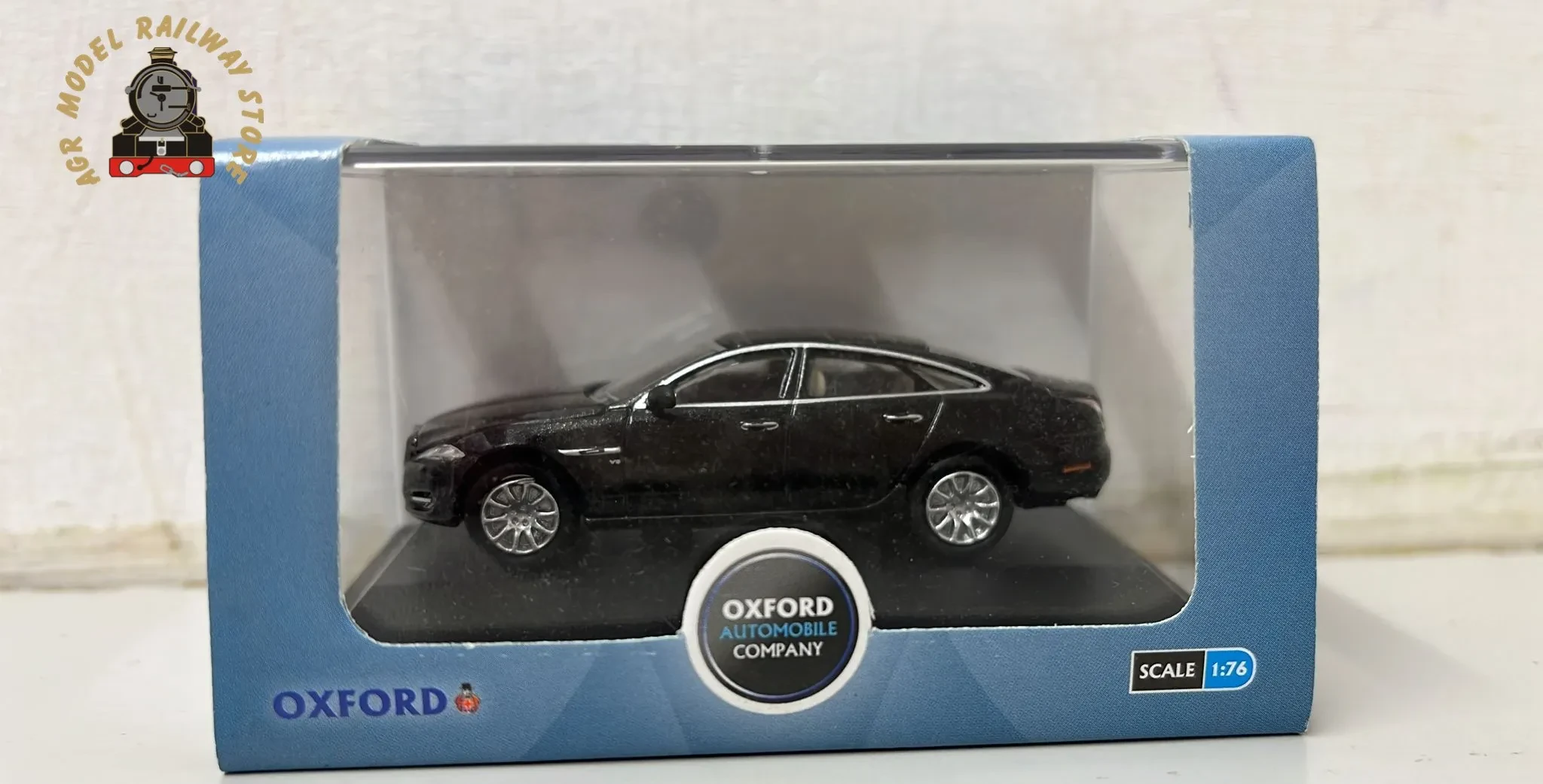 1/18 Scale Jaguar XJ Diecast
