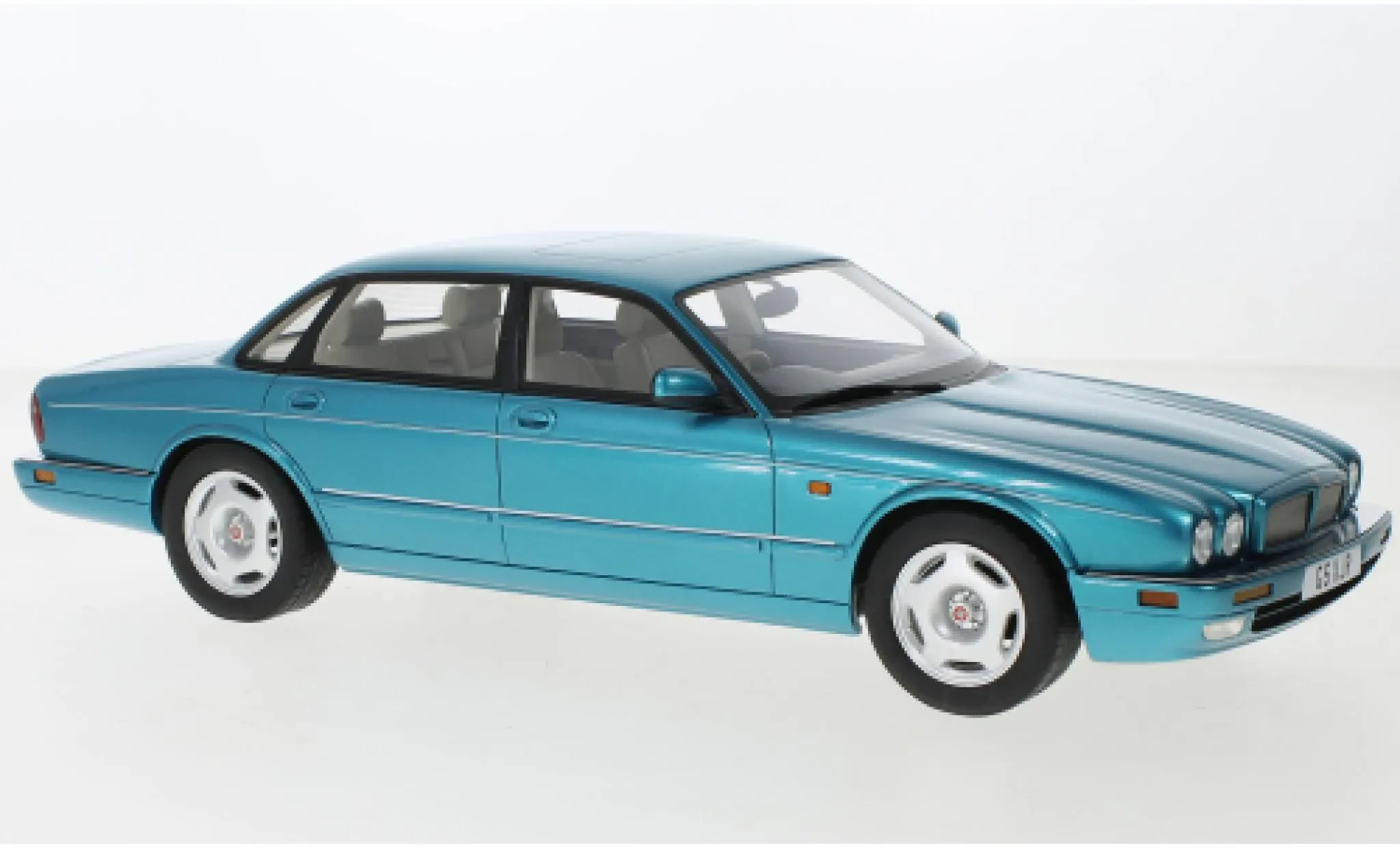img/4292_jaguar-xj-diecast-models-a-collectors-delight-in-2024.webp