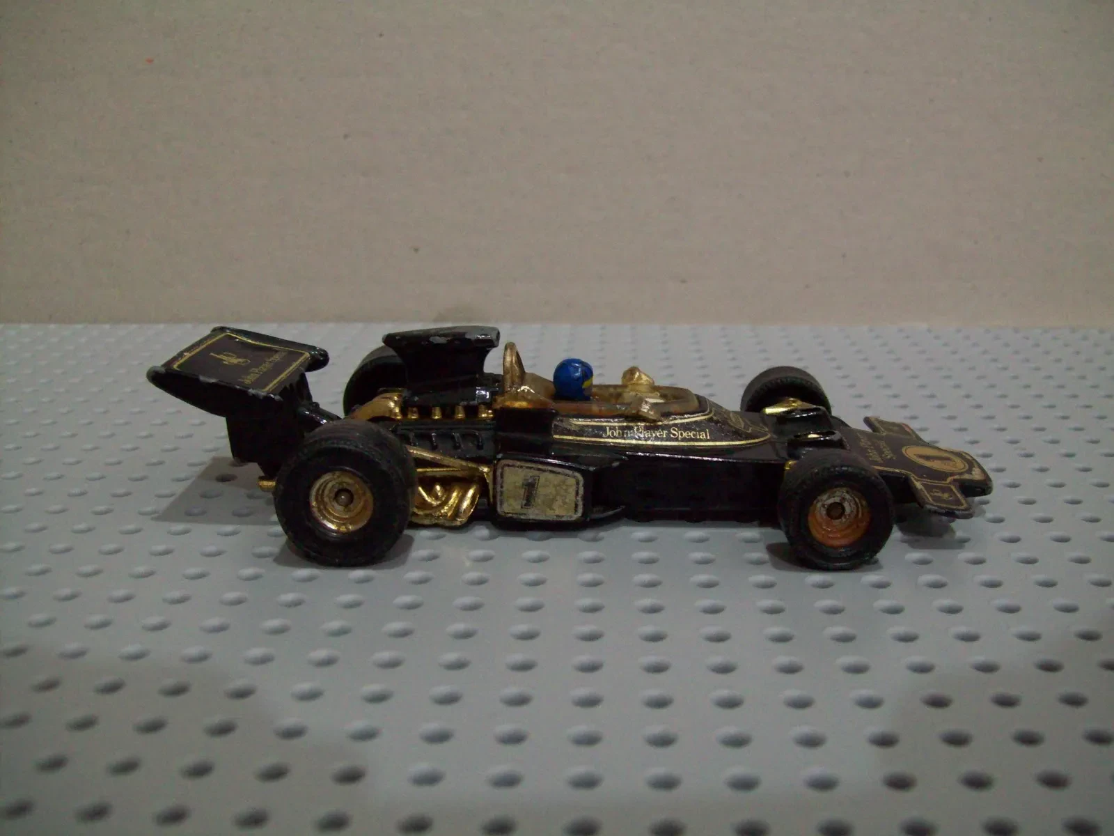 corgi diecast car