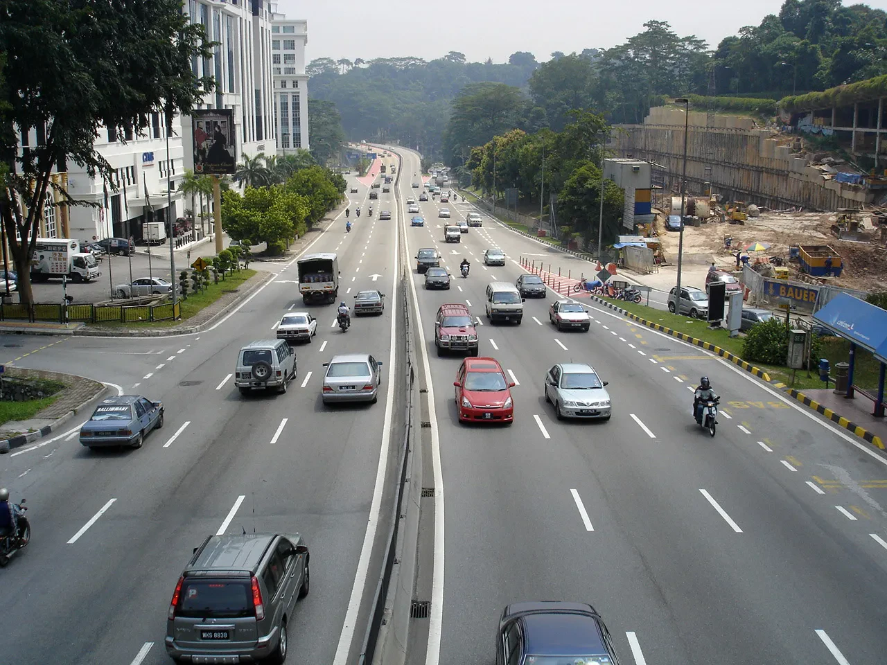 img/4354_diecast-cars-in-kuala-lumpur-a-collectors-paradise.webp