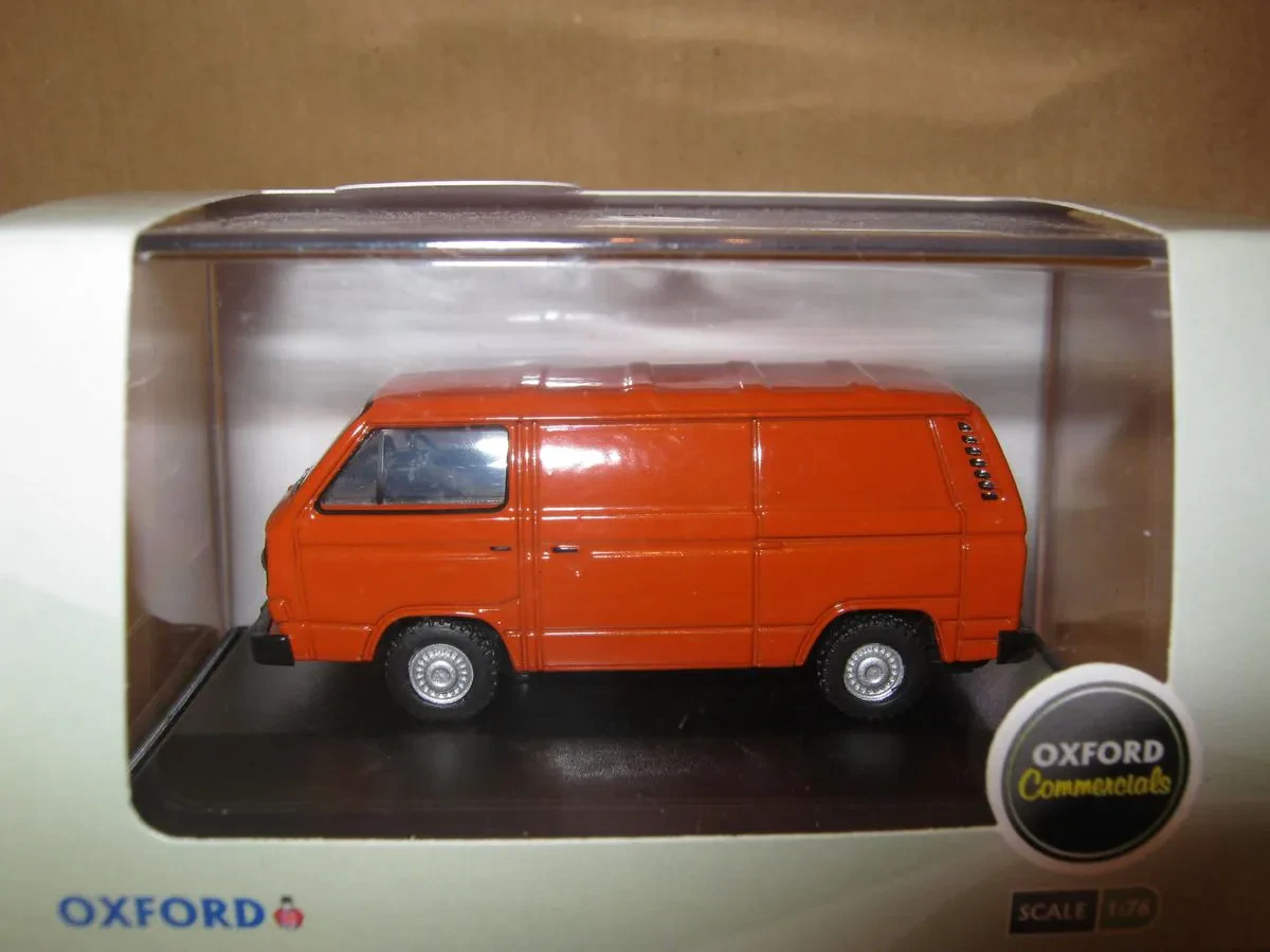 img/4362_small-scale-big-appeal-diving-into-the-world-of-176-diecast-police-cars.webp