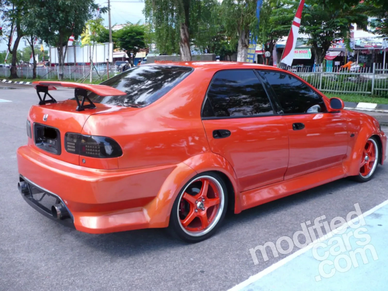 img/4416_want-a-sweet-ride-lets-talk-about-buying-custom-diecast-cars.webp