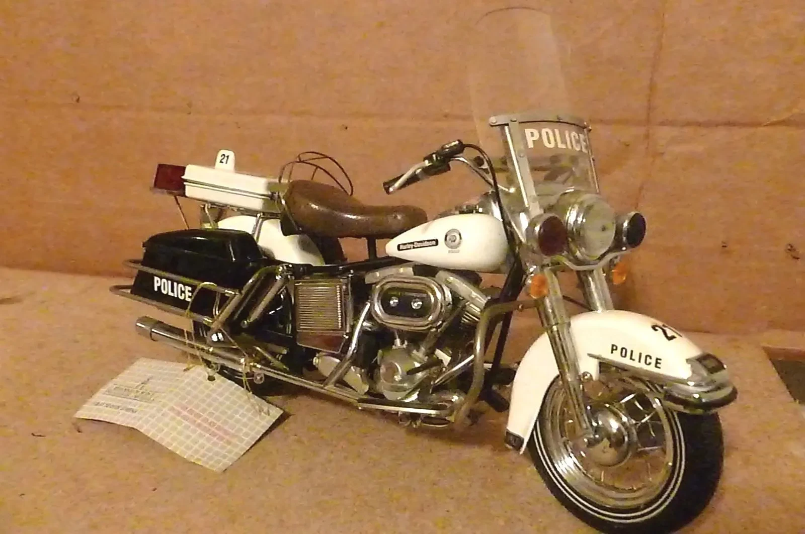 img/4428_lets-talk-about-those-cool-diecast-police-cars-with-led-lights.webp