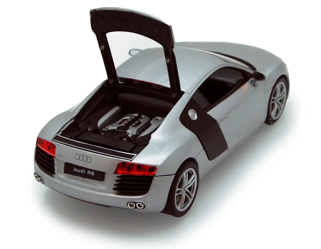1/18 scale Audi A6 diecast model