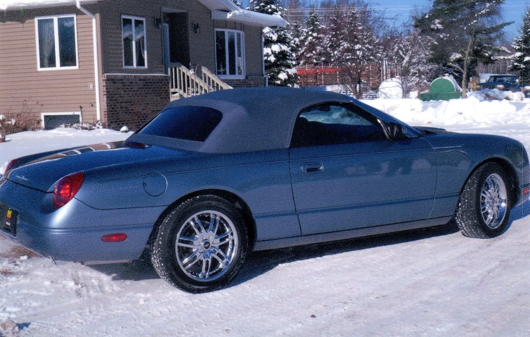 img/4459_lets-talk-about-those-sweet-2005-ford-thunderbird-diecast-models-shall-we.webp
