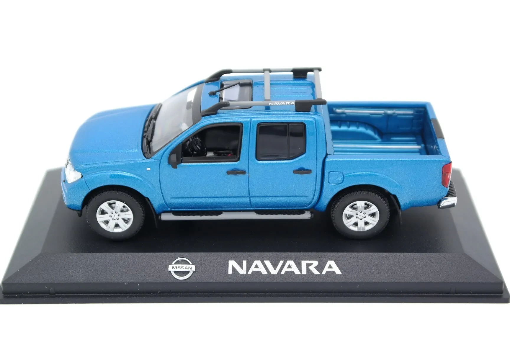 diecast nissan navara storage