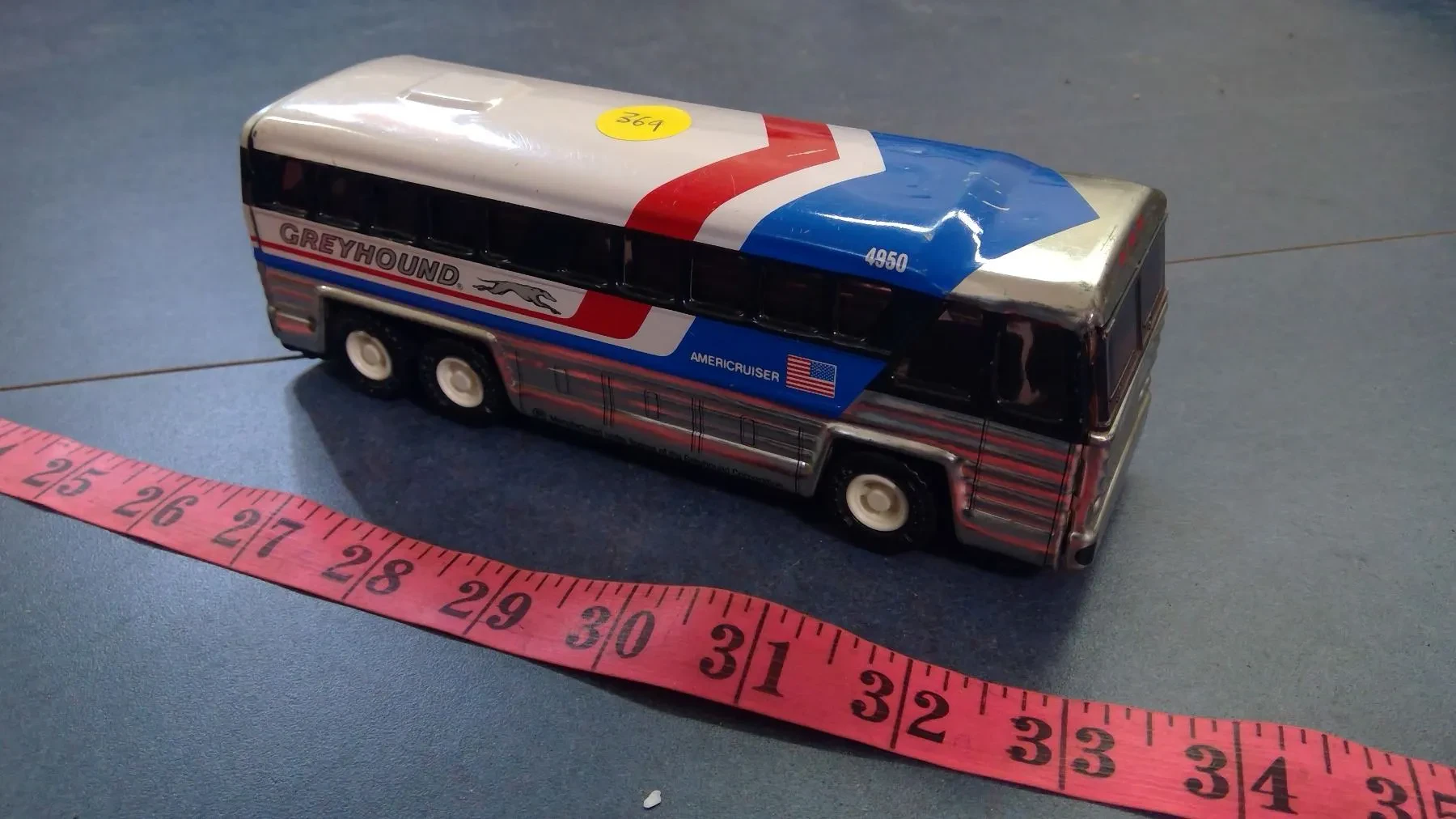 custom diecast bus detail