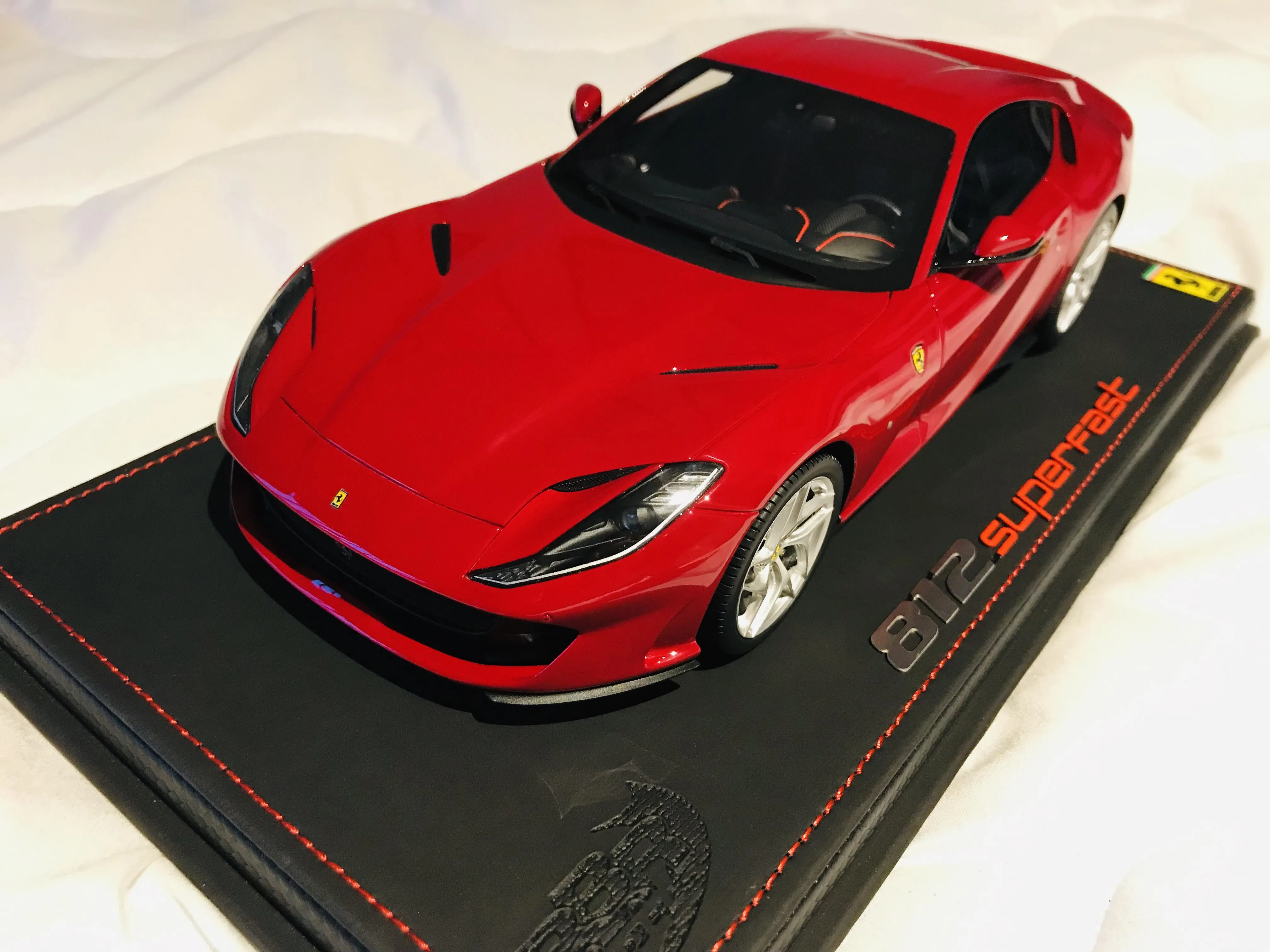 img/4488_ferrari-812-superfast-diecast-models-a-collectors-dream.webp