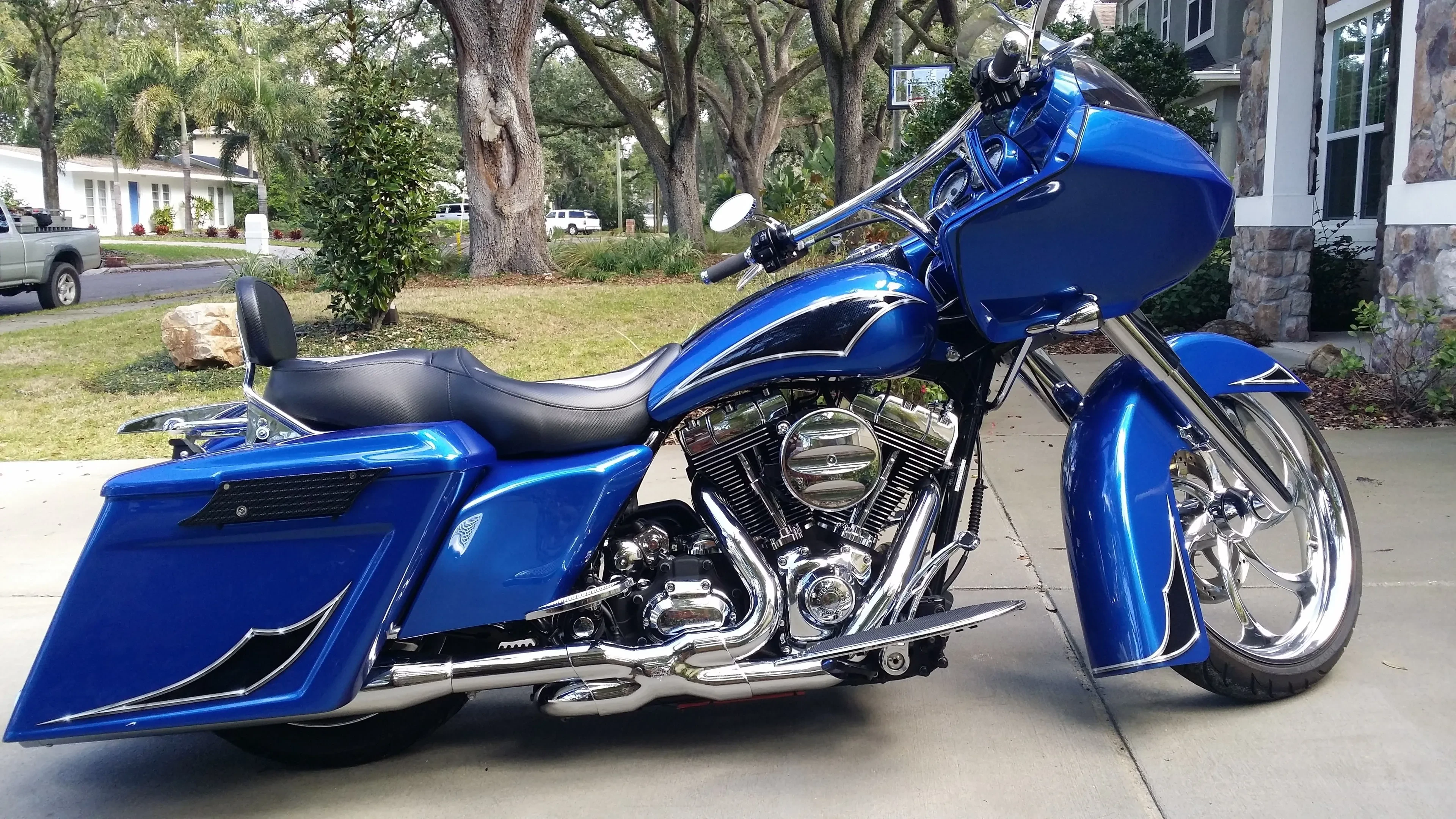 img/4493_harley-davidson-road-king-diecast-models-a-collectors-dream.webp