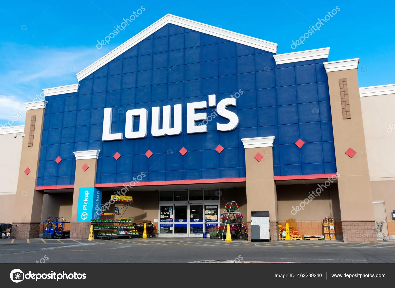 lowes store exterior