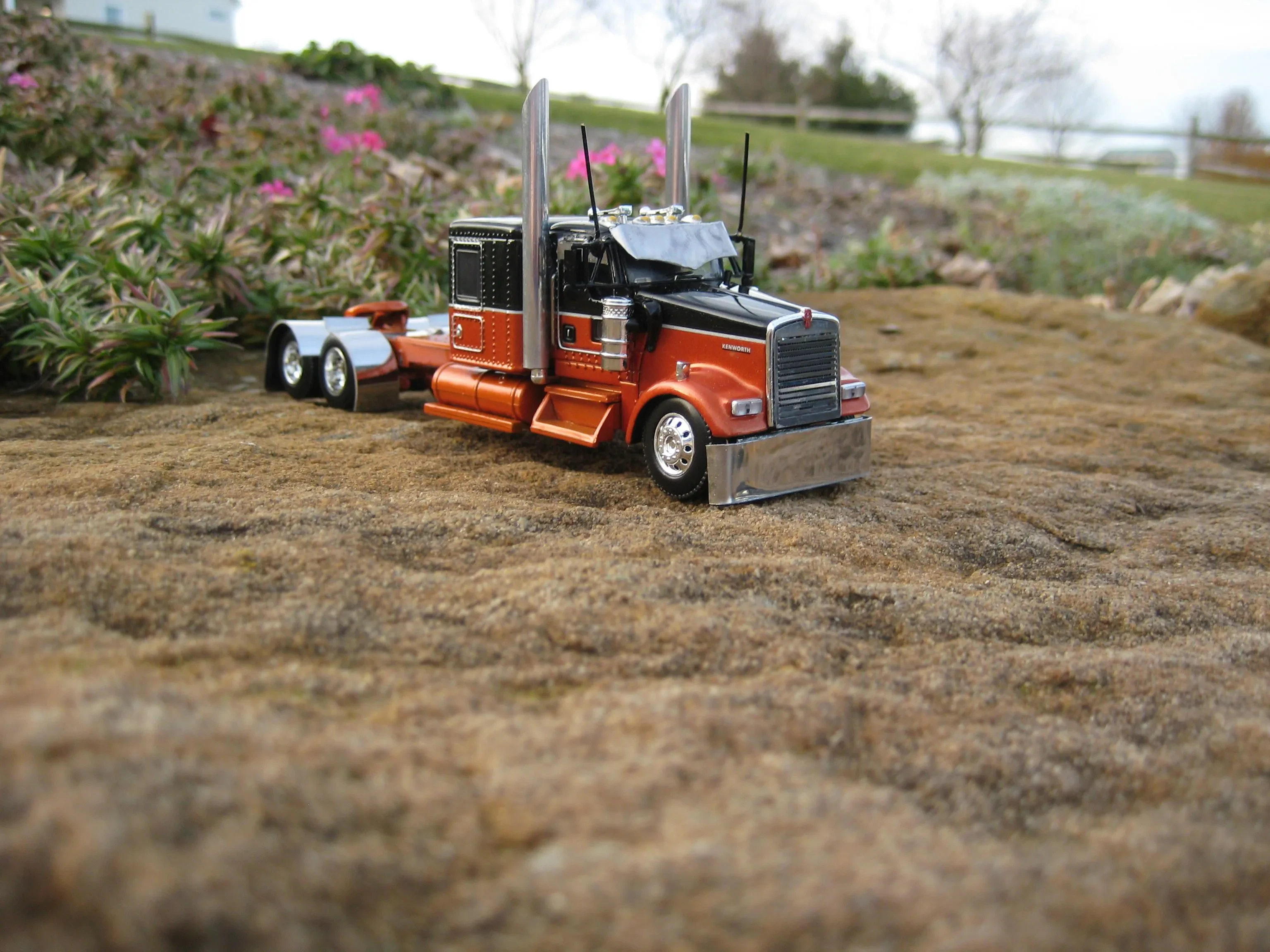 Various 1/18 scale diecast trucks