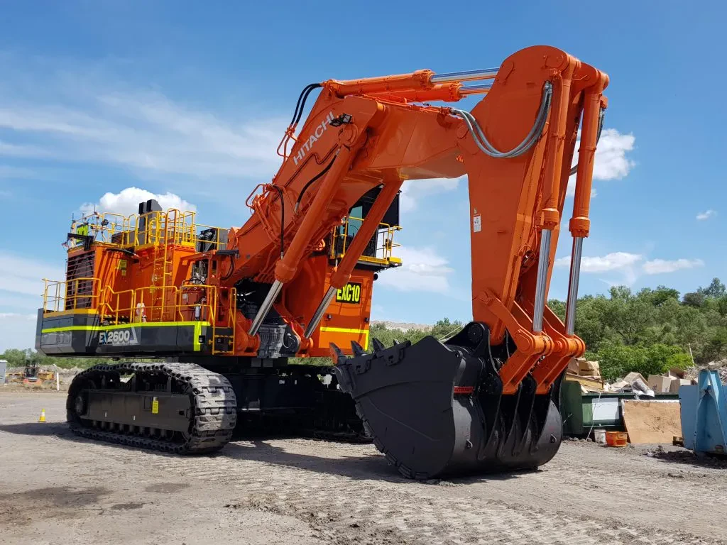 img/4557_hitachi-diecast-excavators-a-collectors-dream.webp
