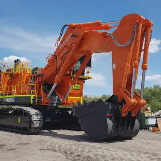 img/4557_hitachi-diecast-excavators-a-collectors-dream.webp
