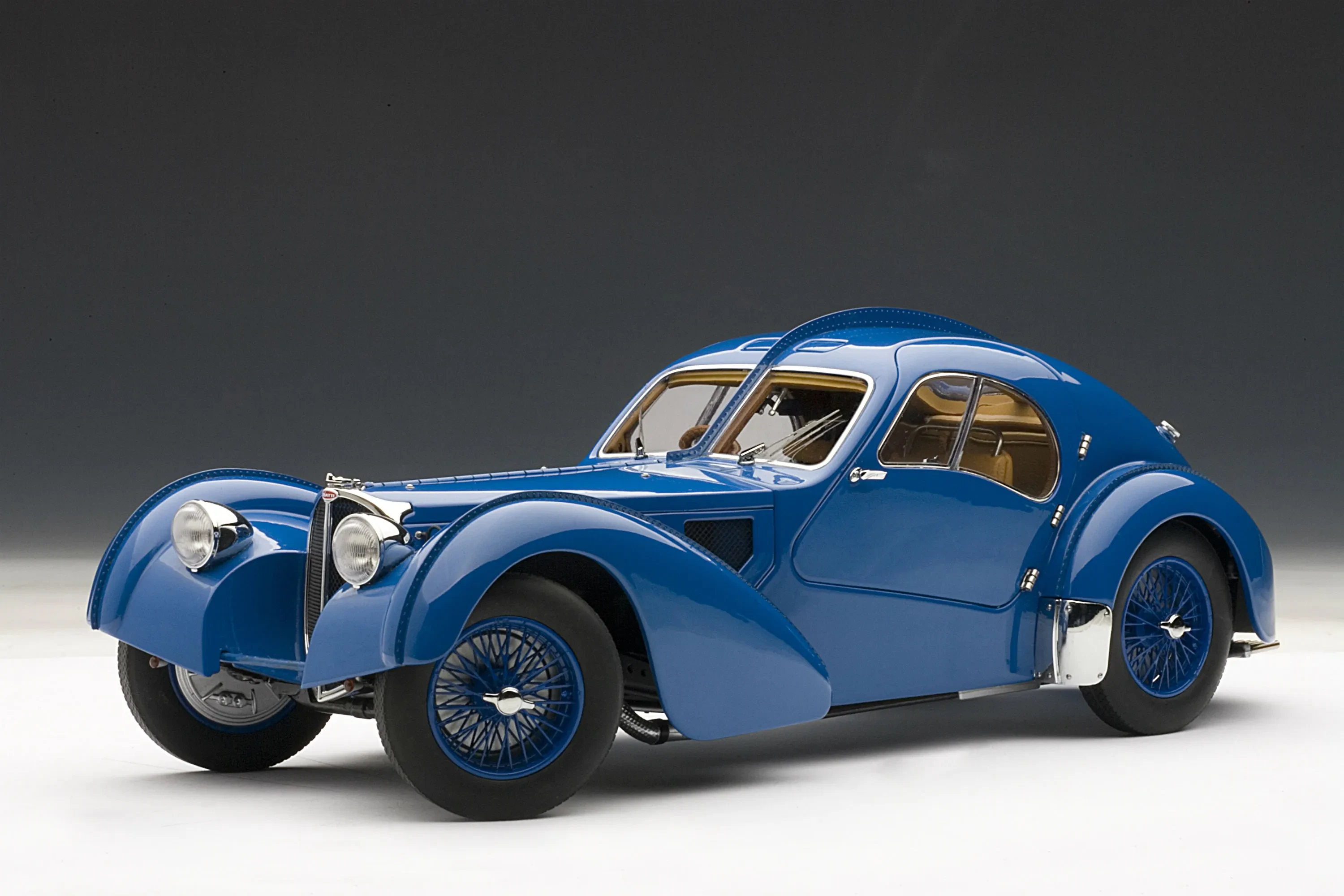 Close-up of a 1 18 scale diecast detail