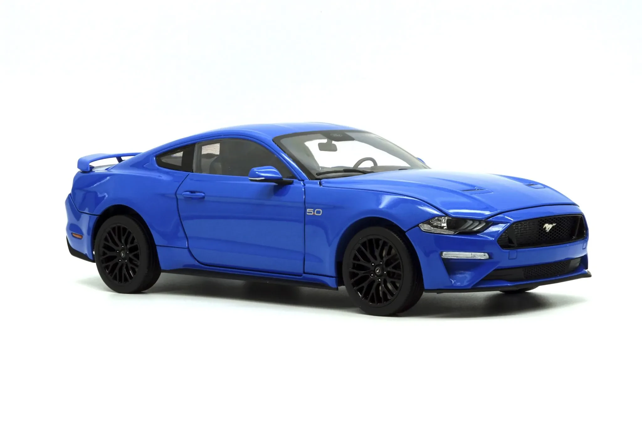 img/4594_cruising-the-gold-coast-for-diecast-cars-lets-talk.webp