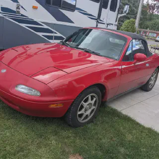 img/4232_digging-into-diecast-dreams-a-deep-dive-on-the-1994-miata-miniature.webp