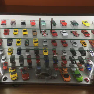 img/4449_show-off-your-tiny-rides-finding-the-perfect-diecast-car-display.webp