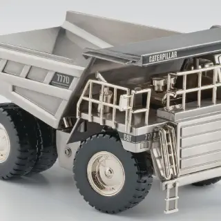img/4450_digging-deep-into-the-world-of-caterpillar-diecast-construction-equipment.webp