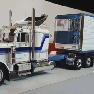 img/4555_so-youre-thinking-about-collecting-118-scale-diecast-trucks-huh-lets-talk-about-it.webp