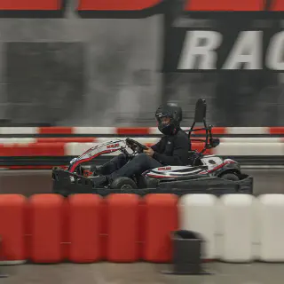 img/4587_redline-diecast-racing-zooming-into-the-miniature-world-of-speed.webp