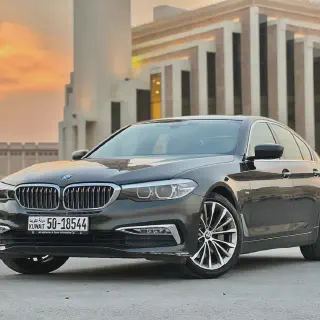 img/4149_lets-talk-about-cool-little-2024-bmw-530i-diecast-cars.webp