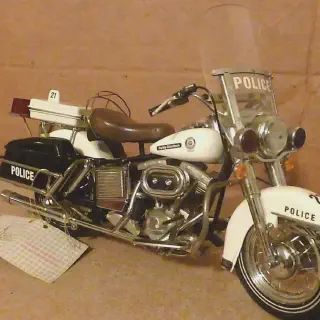 img/4428_lets-talk-about-those-cool-diecast-police-cars-with-led-lights.webp