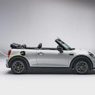 img/4456_mini-cooper-convertible-diecast-models-a-collectors-delight.webp