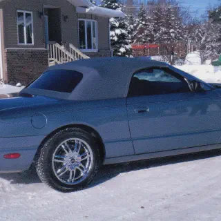 img/4459_lets-talk-about-those-sweet-2005-ford-thunderbird-diecast-models-shall-we.webp