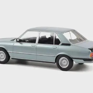 img/4324_digging-into-the-awesome-world-of-diecast-2024-bmw-535i-model-cars.webp