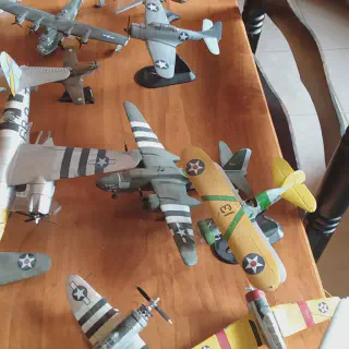 img/4398_diecast-aircraft-kits-your-guide-to-tiny-wings-and-big-fun.webp